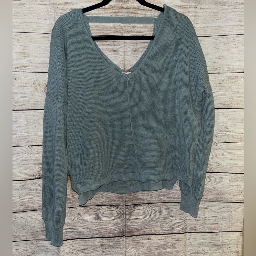 🤎3/$10 Hippie Rose Blue Sweater Size Large